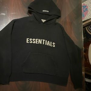 Essential hoodie